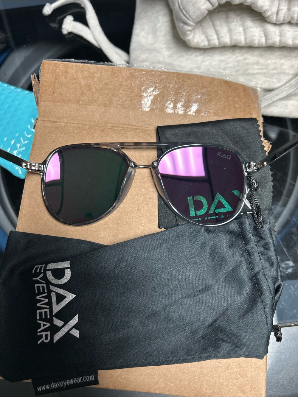 DAX Eyewear Mirrored Aviator Sunglasses - Purple/Green Lenses